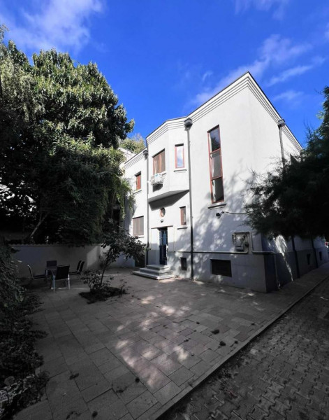 INCHIRIERE vila Cotroceni, str Louis Pasteur