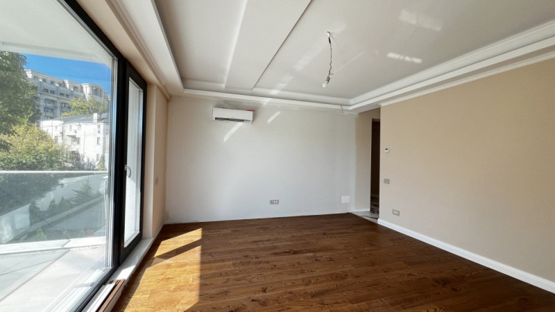 Unirii, 4 camere cu  2 parcari
