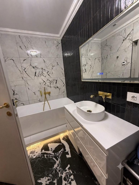 Vânzare apartament de 3 camere Unirii Bloc 2023