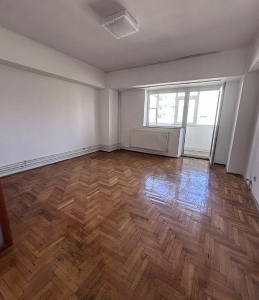 Vânzare apartament de 4 camere Decebal