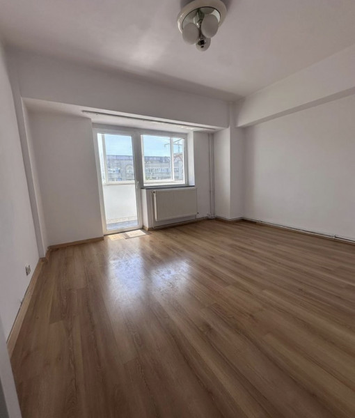 Vânzare apartament de 4 camere Decebal
