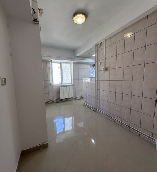 Vânzare apartament de 4 camere Decebal
