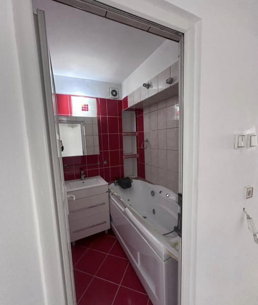 Vânzare apartament de 4 camere Decebal