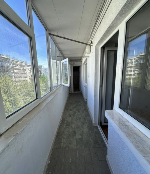 Vânzare apartament de 4 camere Decebal