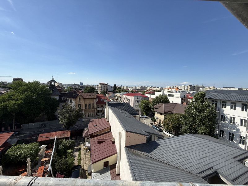 Penthouse cu terasa de 60mp, priveliste libera 360grade