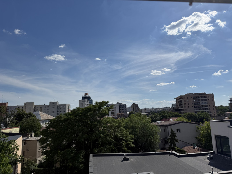 Penthouse cu terasa de 60mp, priveliste libera 360grade
