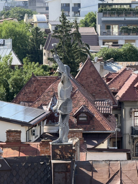 Penthouse cu terasa de 60mp, priveliste libera 360grade