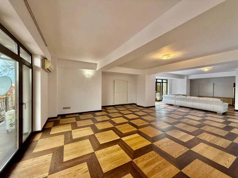 Penthouse Duplex cu vedere la Arcul de Triumf