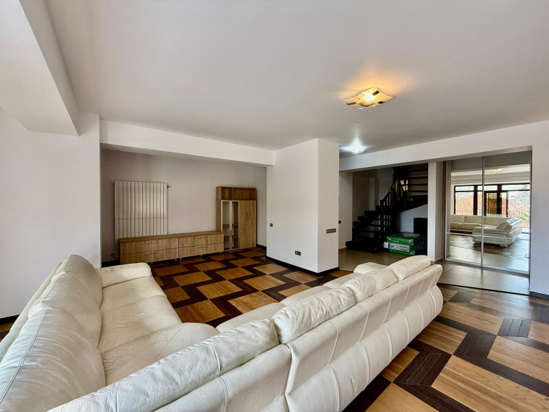 Penthouse Duplex cu vedere la Arcul de Triumf