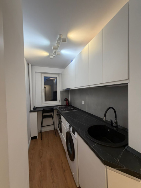 Vânzare apartament de 2 camere Piața Victoriei 