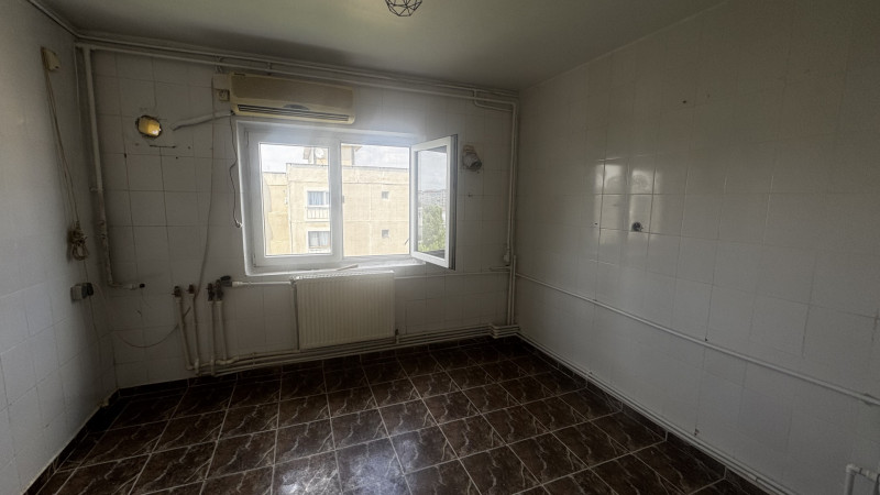 Vânzare apartament de 3 camere Brancoveanu