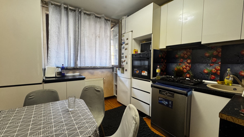 Vânzare apartament de 3 camere Militari Residence