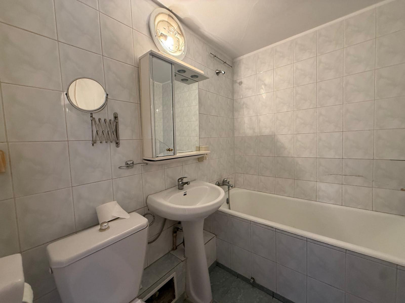 Vânzare apartament de 2 camere Piața Alba-Iulia Baba Novac 