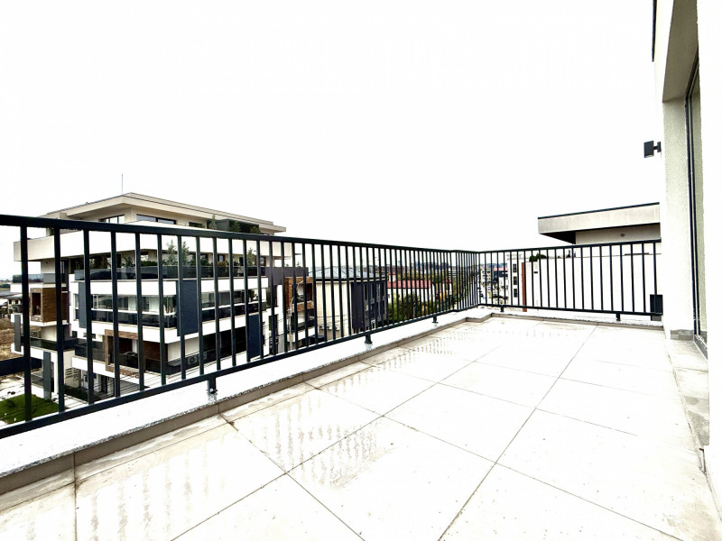 Penthouse,  cu terasa SUD