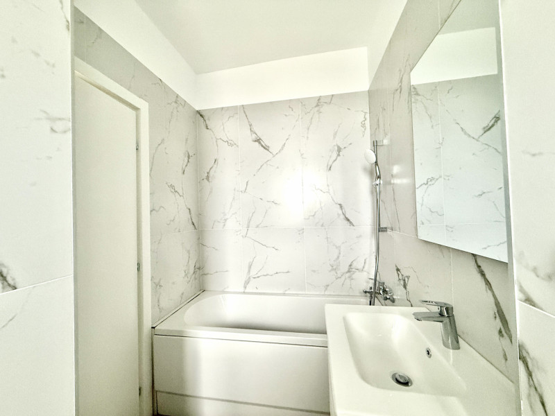 Penthouse,  cu terasa SUD