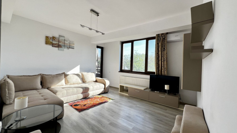 Pod Constanta - Mega Image, mobilat