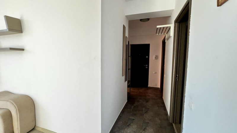 Pod Constanta - Mega Image, mobilat