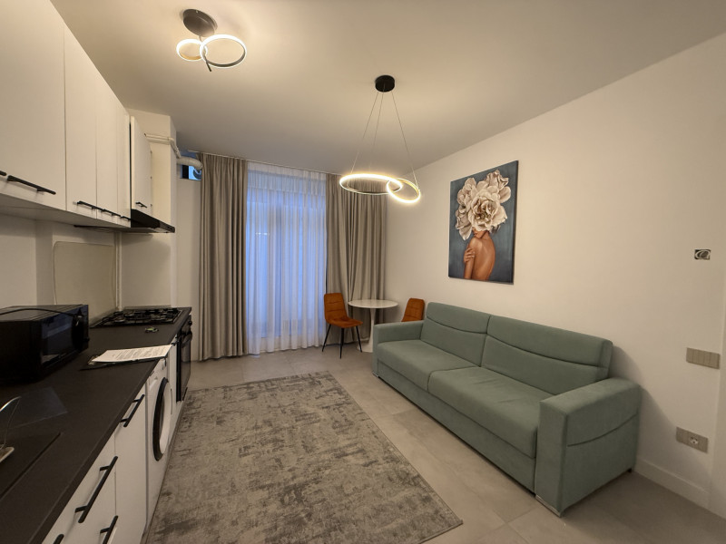 Apartament, mobilat, curte engleza, liber
