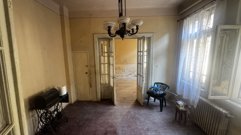 Vânzare apartament 3 camere vilă interbelică lângă Mall Vitan