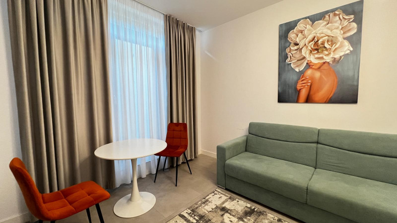 Apartament, mobilat, curte engleza, liber