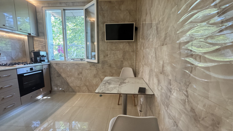 Vânzare apartament de 2 camere Drumul Taberei