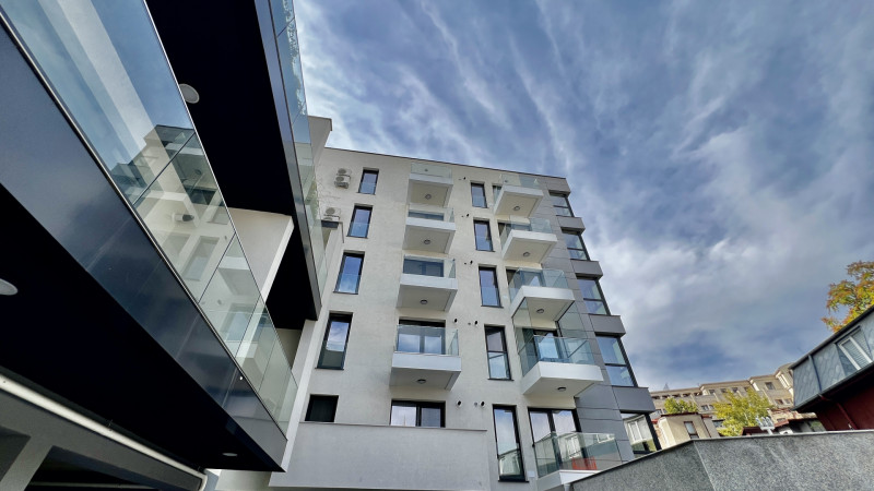 Apartament de Lux cu Grădină Proprie langa Palatul Parlamentului
