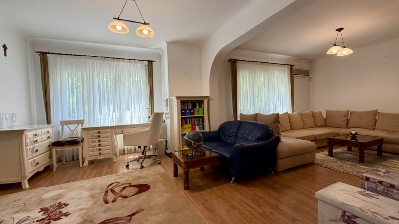Vilă de vânzare în Domenii – Mănăstirea Cașin, oază de liniste