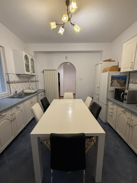 Vilă de vânzare în Domenii – Mănăstirea Cașin, oază de liniste