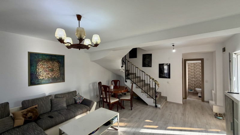 Casa de vânzare în Tunari – 3 dormitoare, curte proprie și 2 locuri de parcare