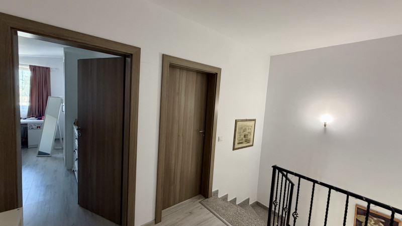 Casa de vânzare în Tunari – 3 dormitoare, curte proprie și 2 locuri de parcare