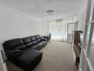 Inchiriez apartament 2 camere, zona Universitate