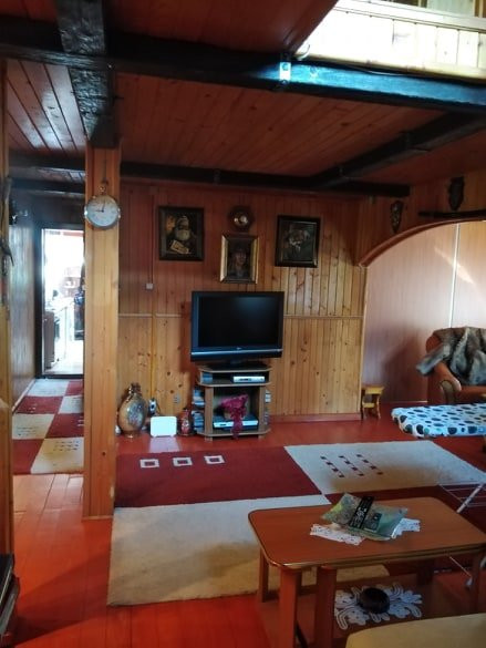 Casa cu destinație rezidențială în Izvorani