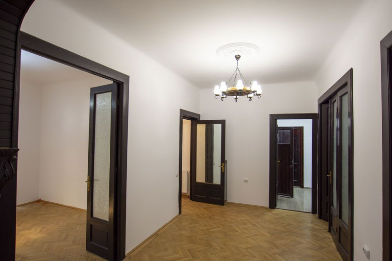 Calea Victoriei inchiriere apartament cochet 